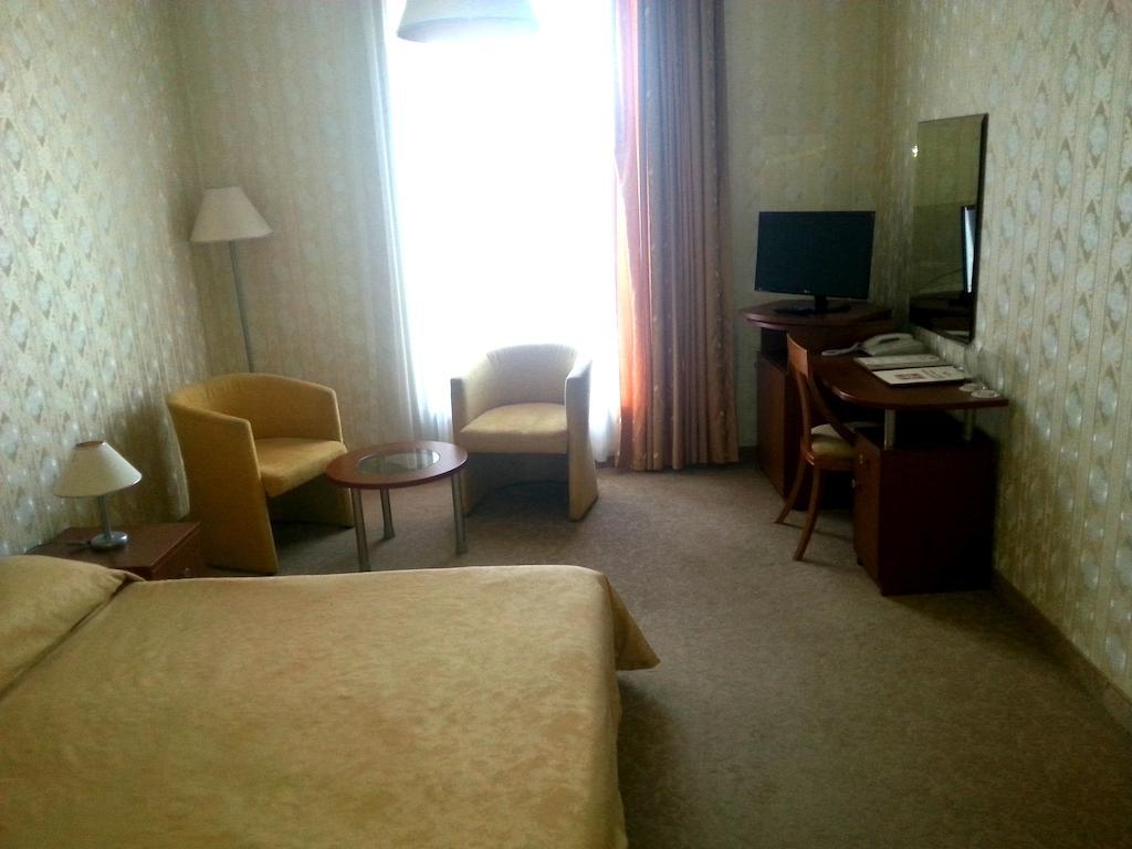 Hotel Perperikon Kŭrdzhali Habitación foto
