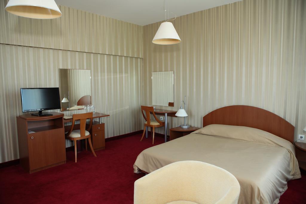 Hotel Perperikon Kŭrdzhali Habitación foto