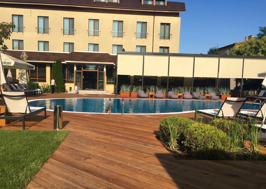 Hotel Perperikon Kŭrdzhali Exterior foto